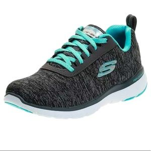 Skechers  Womens Flex Appeal sneakers . Size 8 . Cooled memory foam insole .